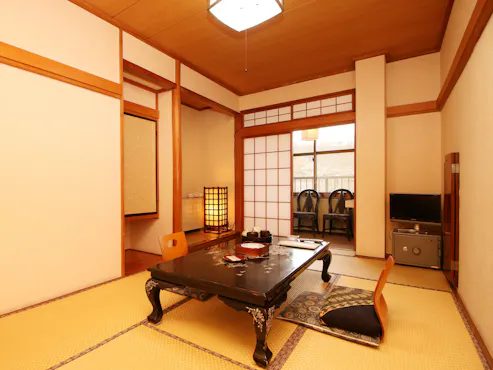 A soothing Japanese-style Room (with toilet)