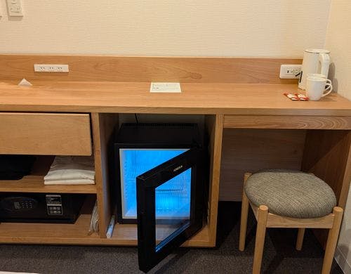 テーブル、設備