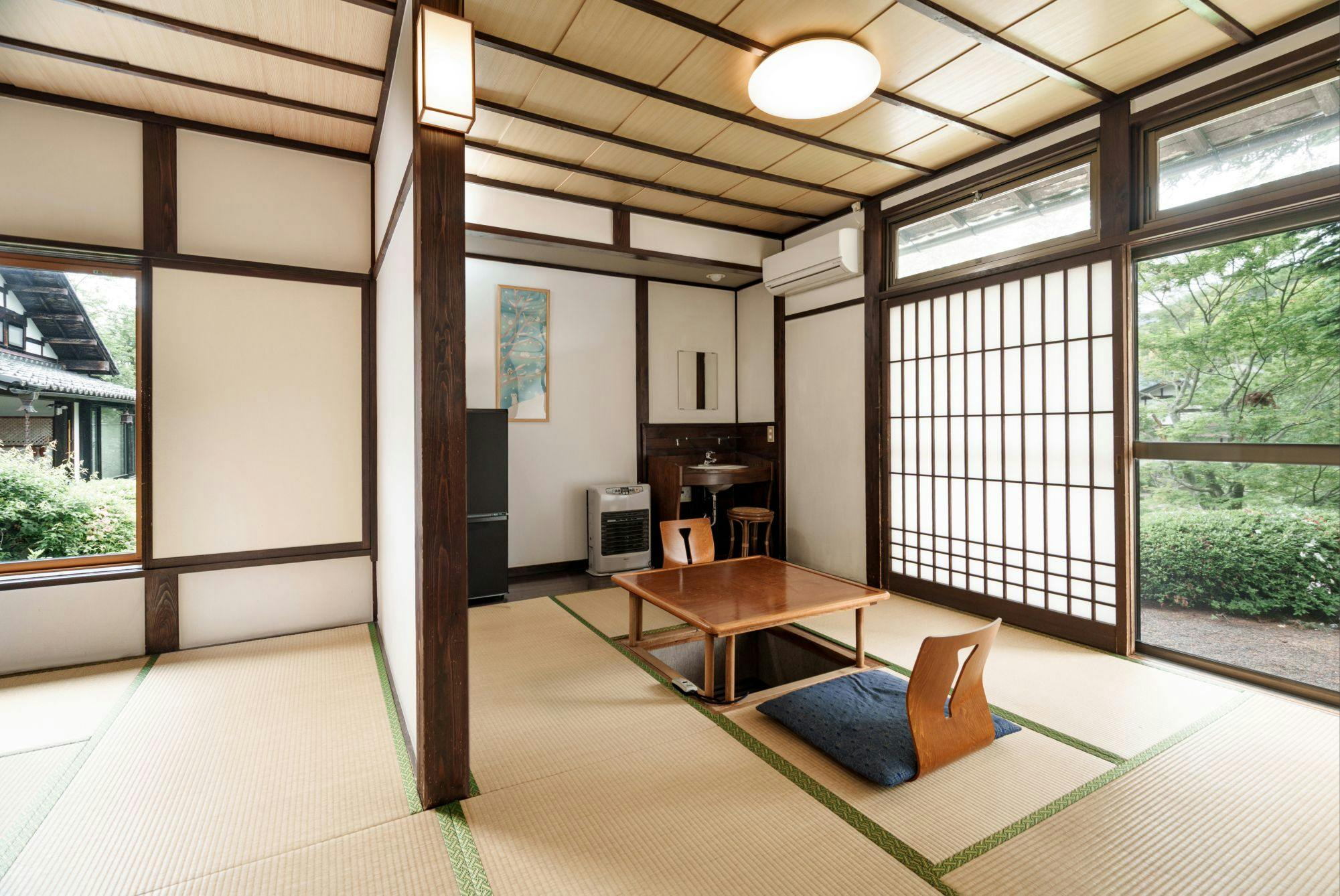 Japanese-style room (14 tatami mats), single room
