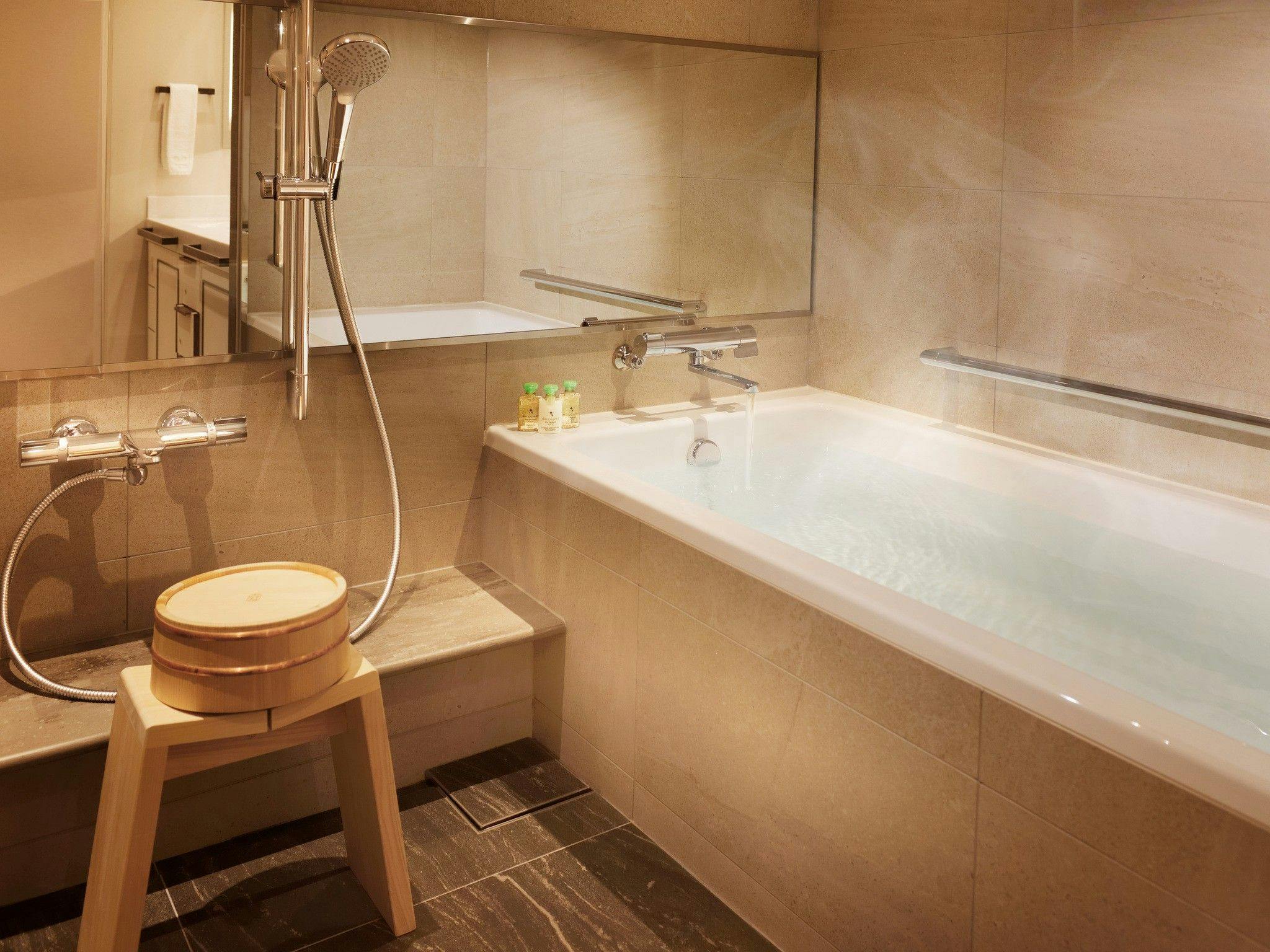 バスルーム用のデラックスウォーターシンク,温水と冷水用のミキサータップ,真ちゅう製バスルーム蛇口,浴室用 バスルームのシンク引き出し式温水および冷水ミキサー蛇口バスルーム用