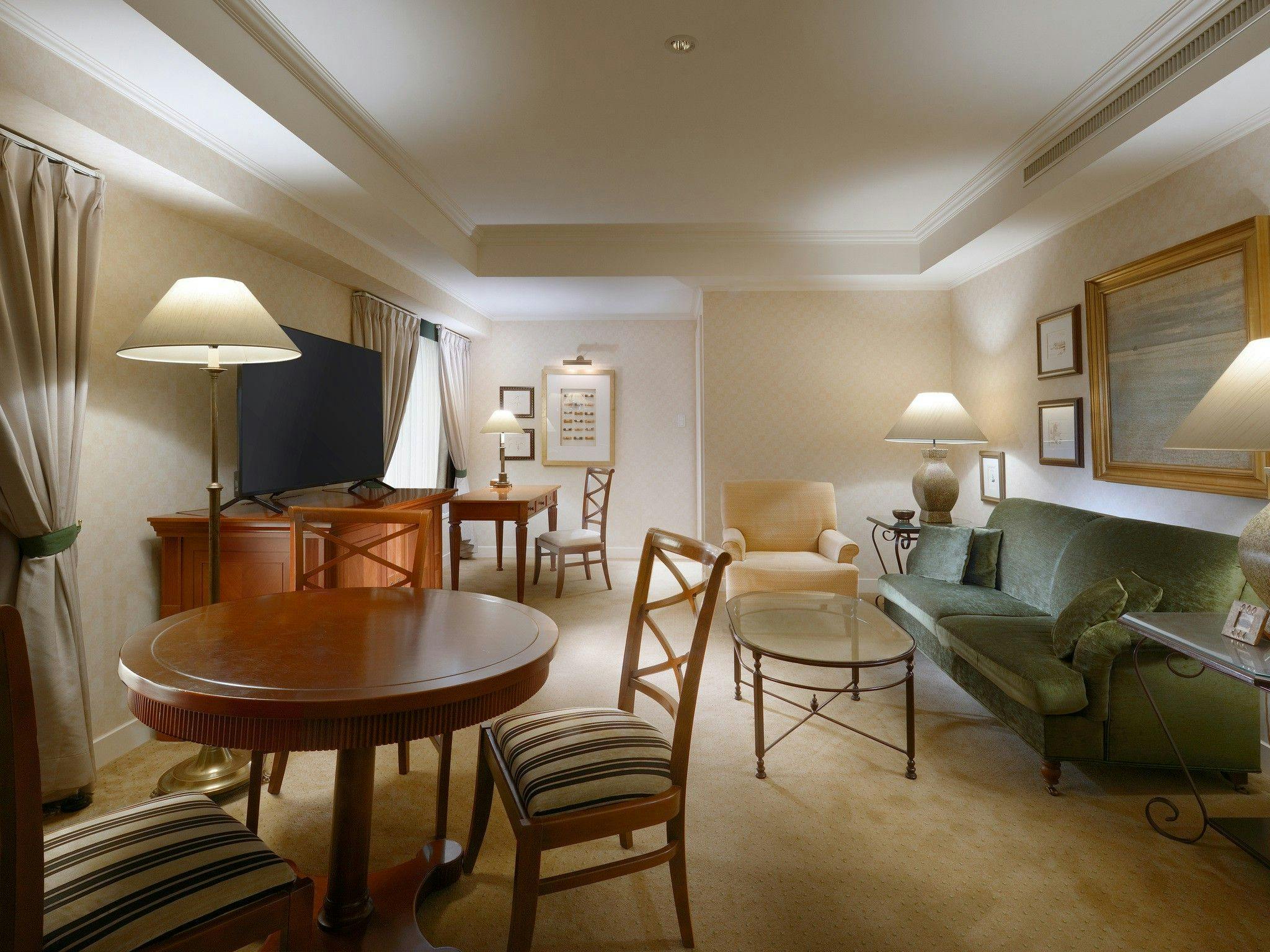 スイート ダブル（62平米）リビングルーム