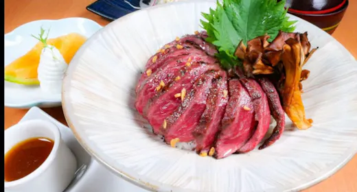【ハレアス】選べるご馳走ディナーセット「ふらの和牛ステーキ丼」 or 「本日の海鮮丼」/夕朝食付