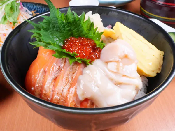 【ハレアス】選べるご馳走ディナーセット「ふらの和牛ステーキ丼」 or 「本日の海鮮丼」/夕朝食付