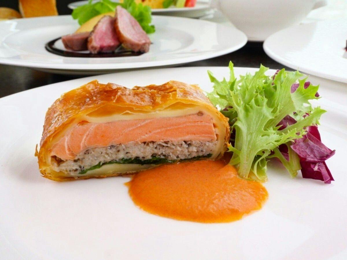 【スカイレストラン「Hareus」】記念日に最適！　北海道を味わうディナーコース／夕朝食付