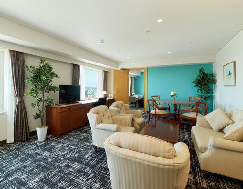 【エミシアスイート】