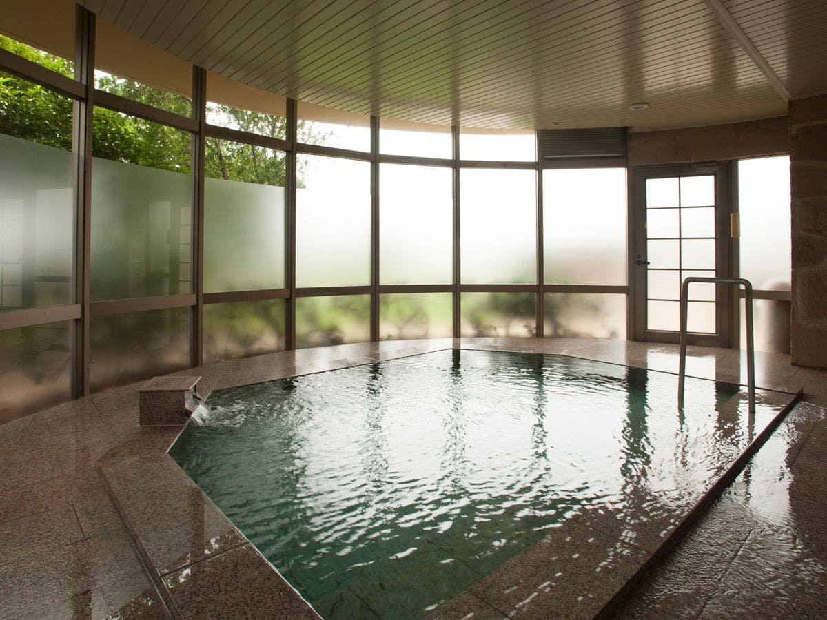 ผ่อนคลายทั้งร่างกายและจิตใจที่น้ำพุร้อนยูกาวาระ!