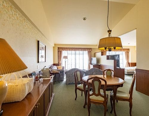 ジュニアスイート