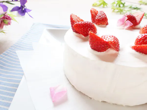 【記念日プラン】選べる特典<ケーキ or 花束> お祝いの演出をスタッフがサポートします!