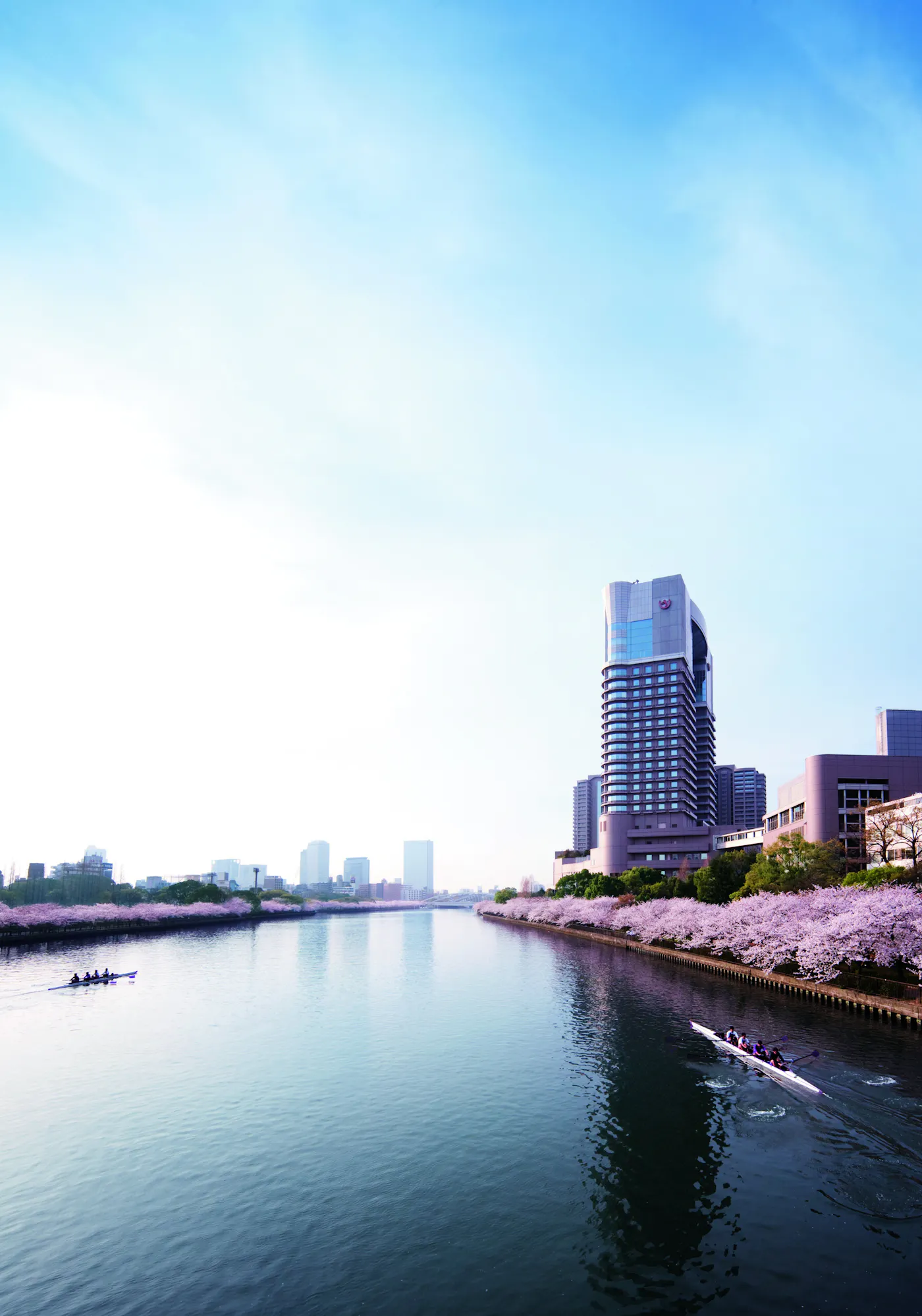 帝国ホテル 大阪:大川沿いの外観