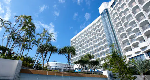 【シーズナルセール】プール&天然温泉を満喫!沖縄リラックスステイ<素泊り>