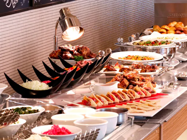 【期間限定/夕食付・朝食無し】〇19時スタート ディナービュッフェを満喫~天然温泉利用付