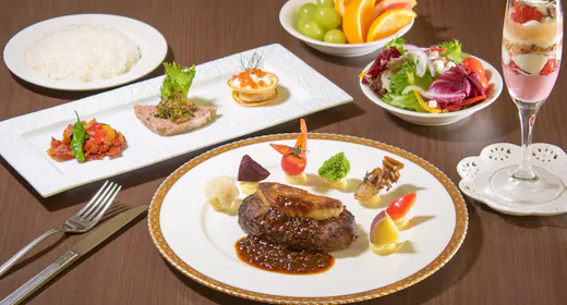 【期間限定/2食付】〇19時スタート平日セットディナー付~天然温泉&プール利用付(朝・夕食付)