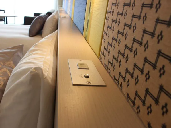 枕元コンセント