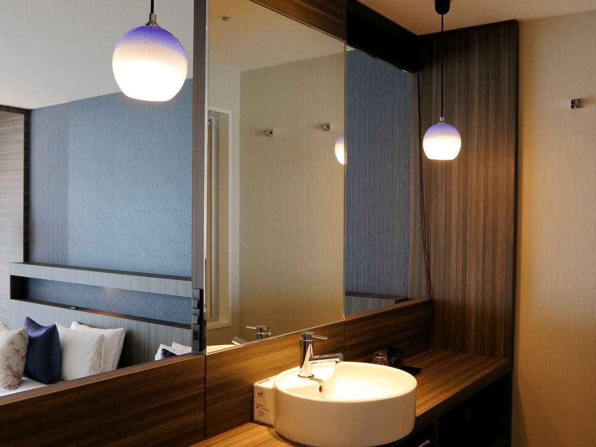 那覇の市街地を望む街側の客室です。