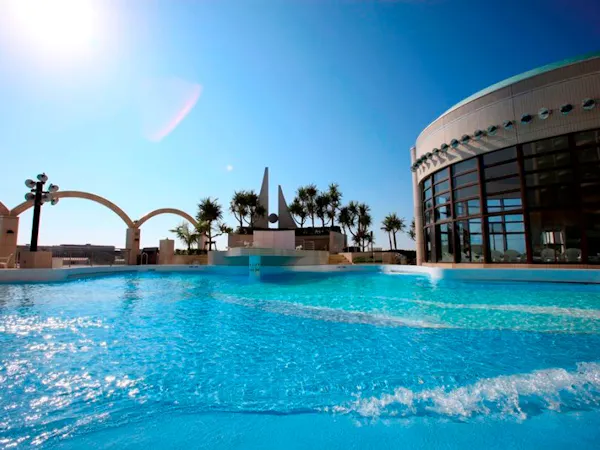 小さなお子様も安心 屋外プール