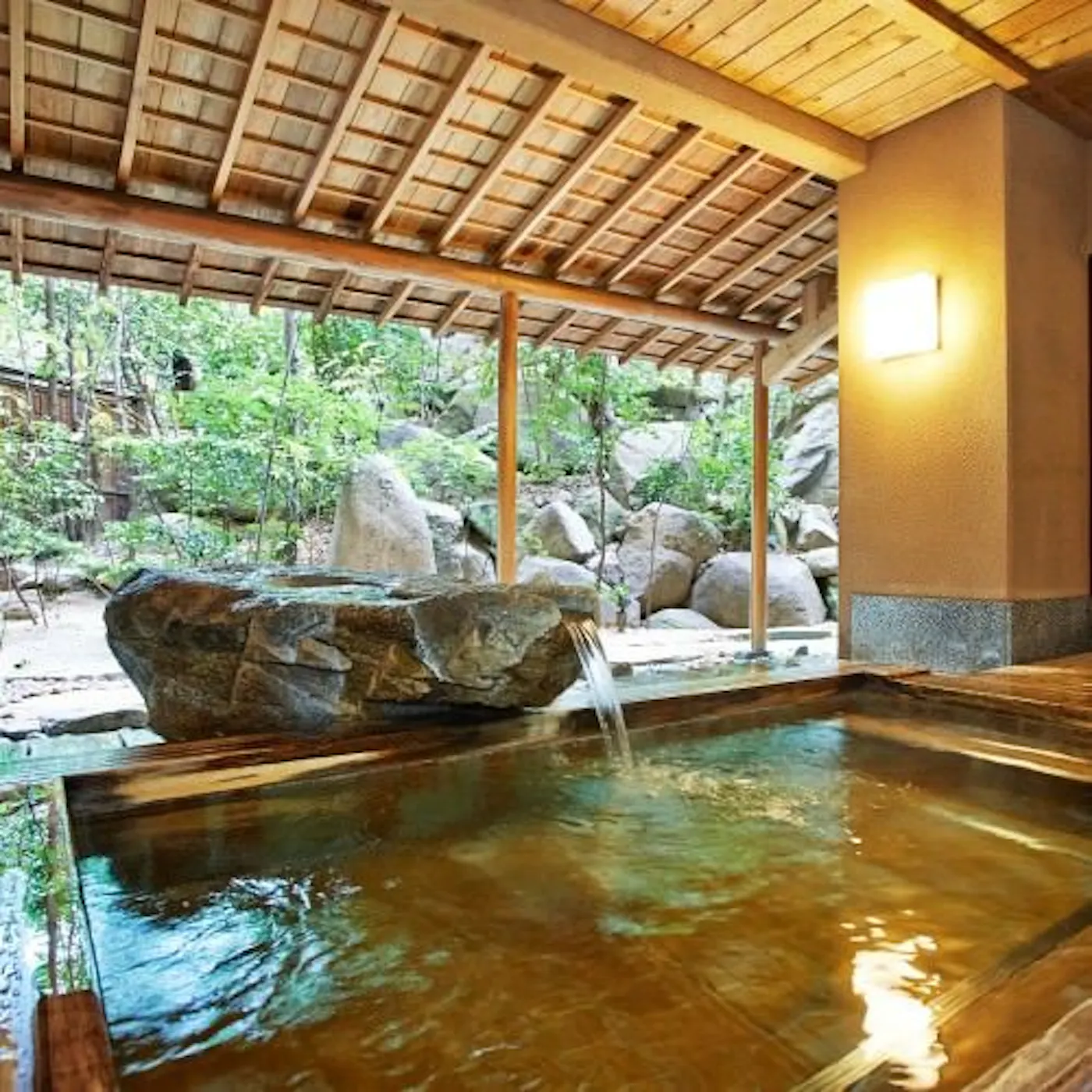 道後温泉 大和屋本店：湯殿