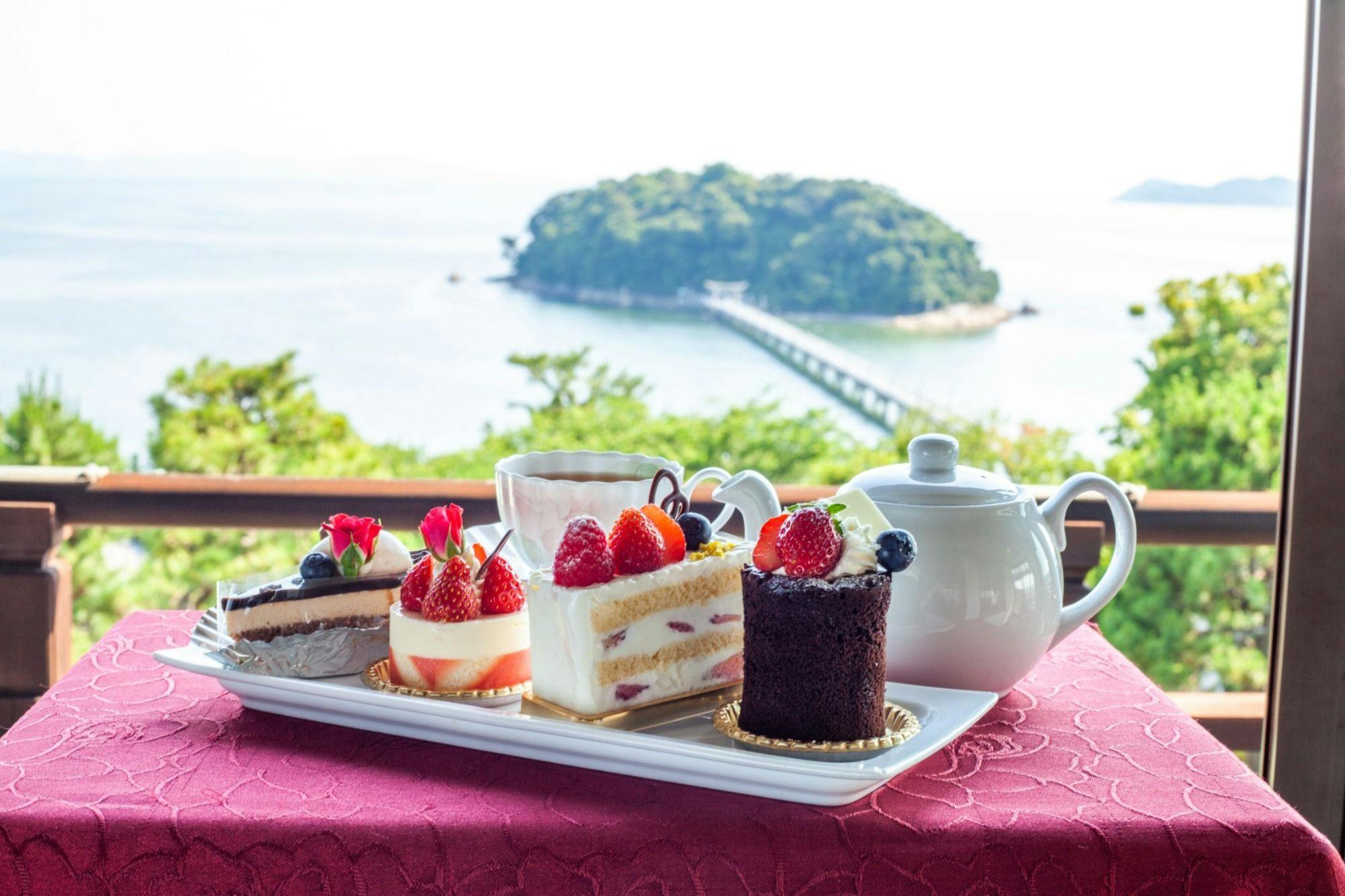 【特別ご優待の一泊】伝統のビーフ・カツレツ「プレスティージュ」＆ラウンジケーキセット付 1泊2食