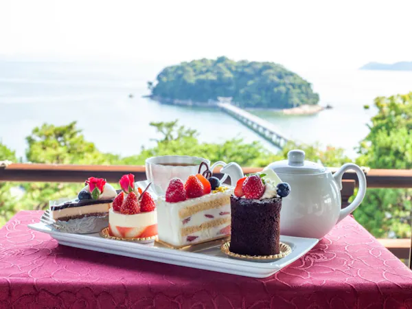 【特別ご優待の一泊】伝統のビーフ・カツレツ「プレスティージュ」&ラウンジケーキセット付 1泊2食