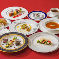 Makan malam set menu lengkap (Mei dan Juni 2026)