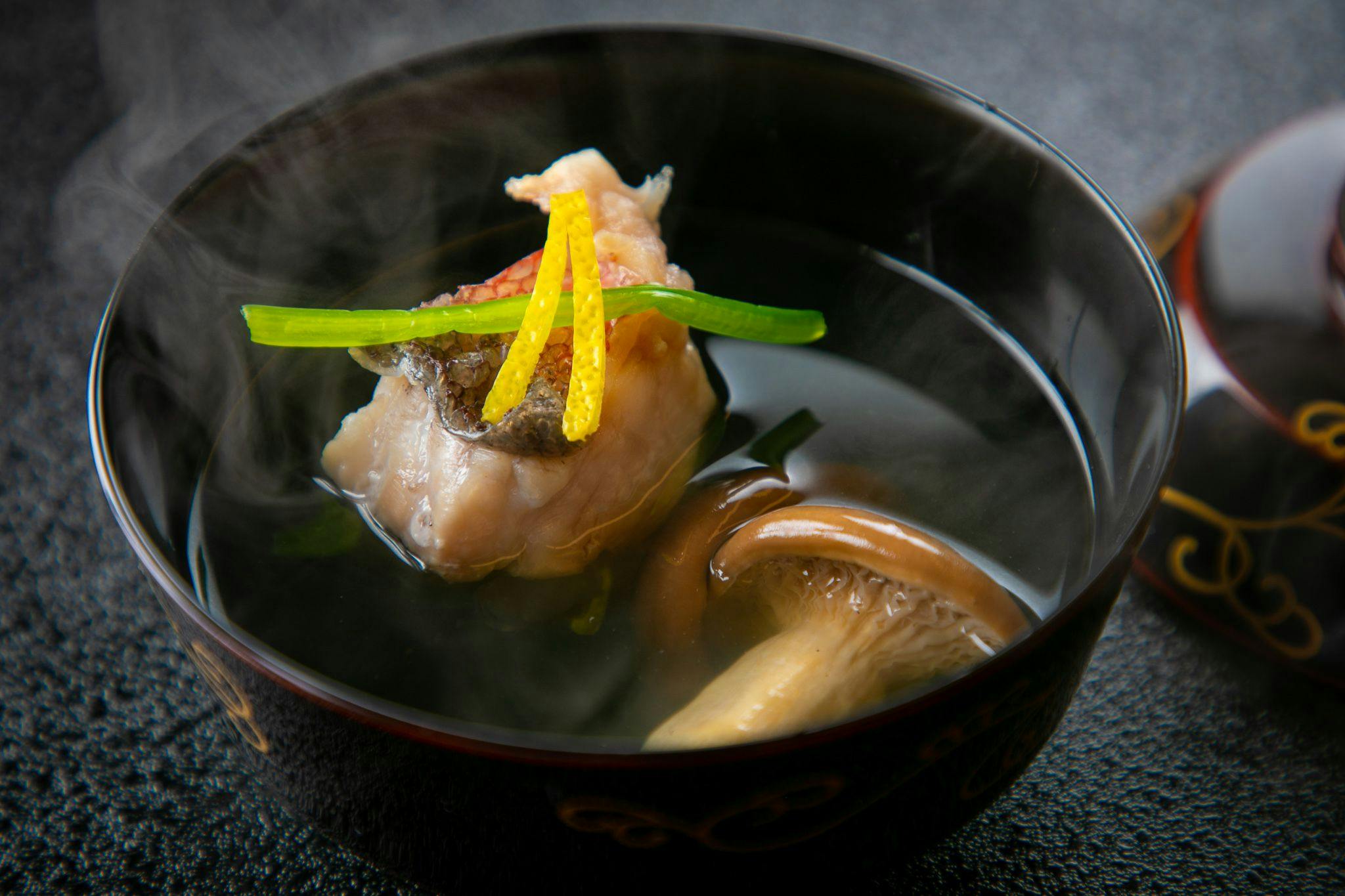 【翌日12時までご滞在可能】＜お部屋食＞相模湾で獲れた海の幸や温泉、客室を心ゆくまで｜1泊2食