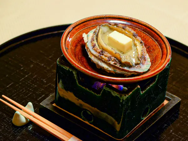 【基本+選べるステーキ<黒毛和牛or鮑>】お部屋食|ふきやのこだわり日本料理に贅沢一品|1泊2食