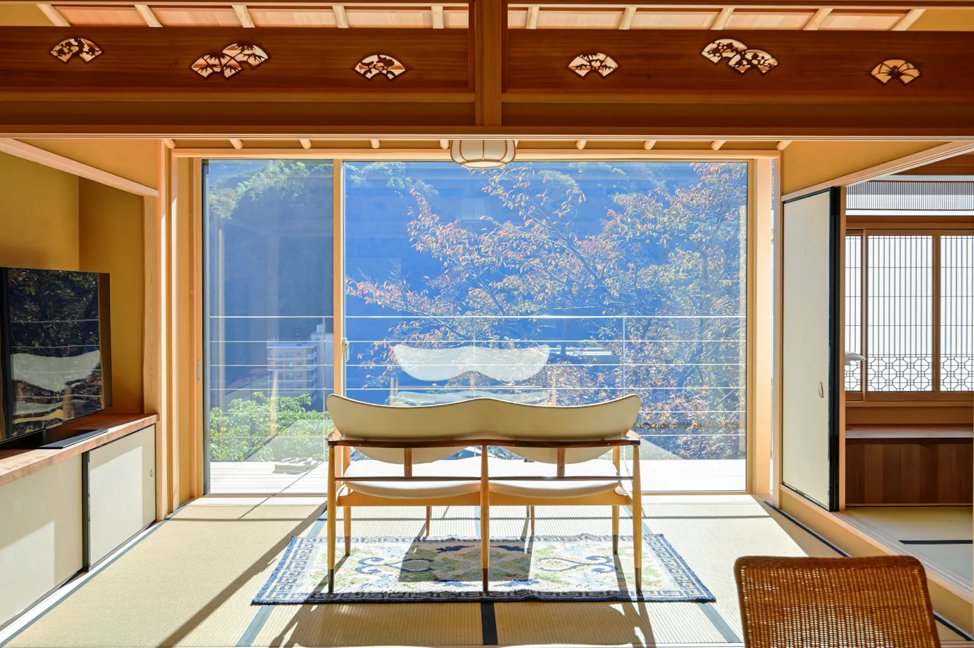 湯河原温泉 ふきや：山を望む客室