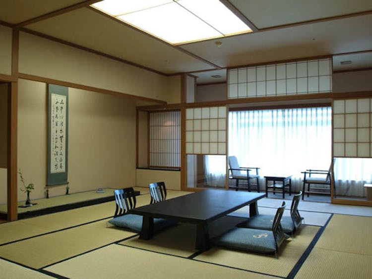 【デラックス煌粋殿】一般客室（和室15帖/禁煙）のサムネイル画像