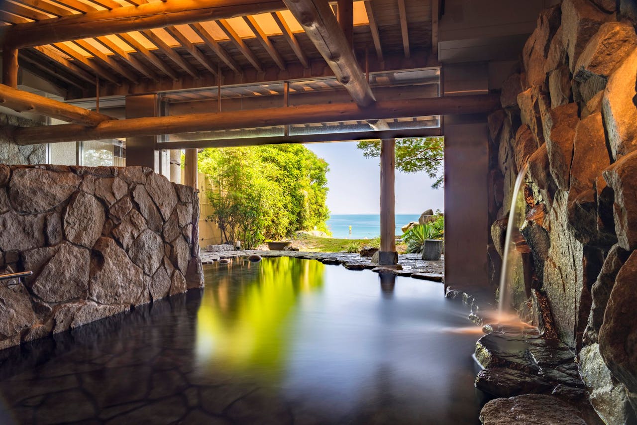 鳴門の海を見渡す露天風呂