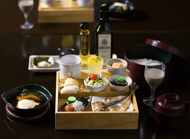 朝食