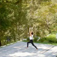 Teras di sepanjang aliran sungai yang baru dibangun