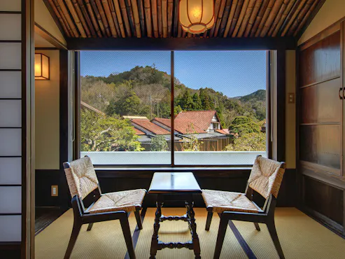 Kamar gaya Jepang 10 tatami dengan Mata air panas dalam ruangan.