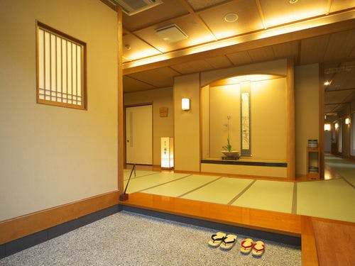 ■１階玄関■ 玄関から畳敷きのおもてなし