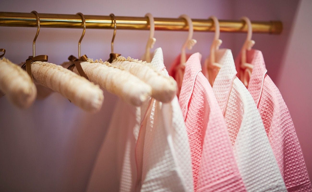 ชุดนอนสไตล์ผู้หญิง