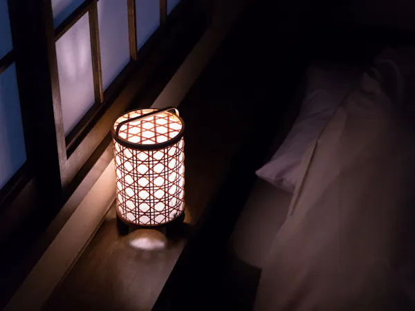 中庭に面した「和モダン洋室」