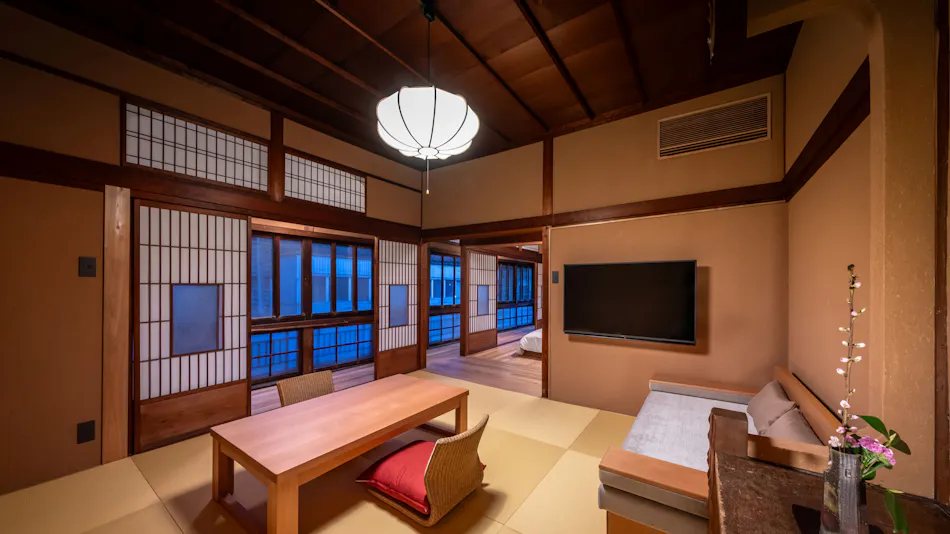 Registered Tangible Cultural Property Ryokan Meisen Kagiyu Okutsuso