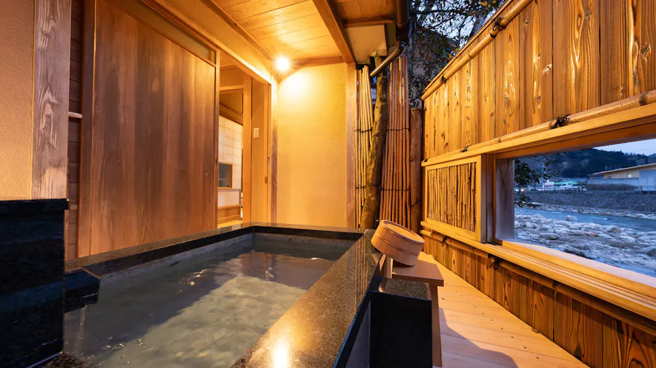 Registered Tangible Cultural Property Ryokan Meisen Kagiyu Okutsuso