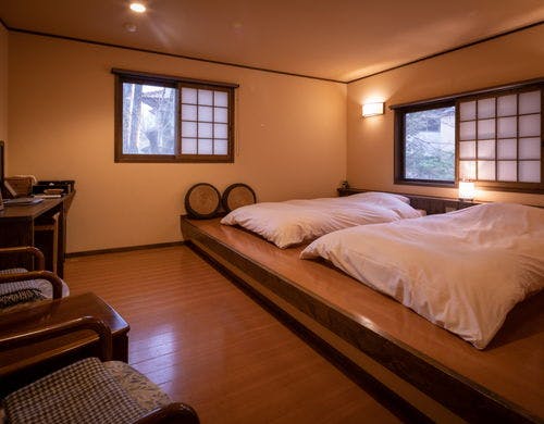 中庭に面した「和モダン洋室」