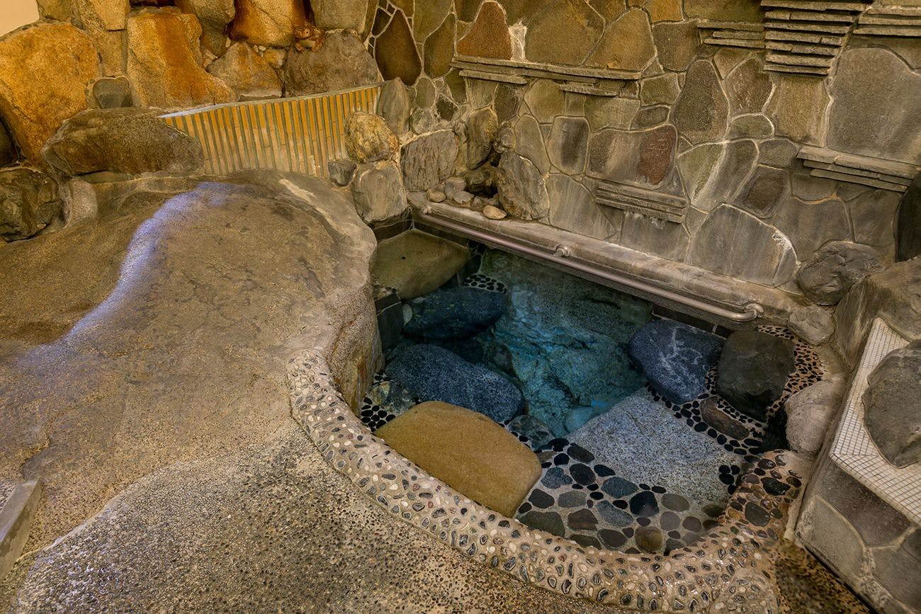 อ่างอาบน้ำแบบยืน