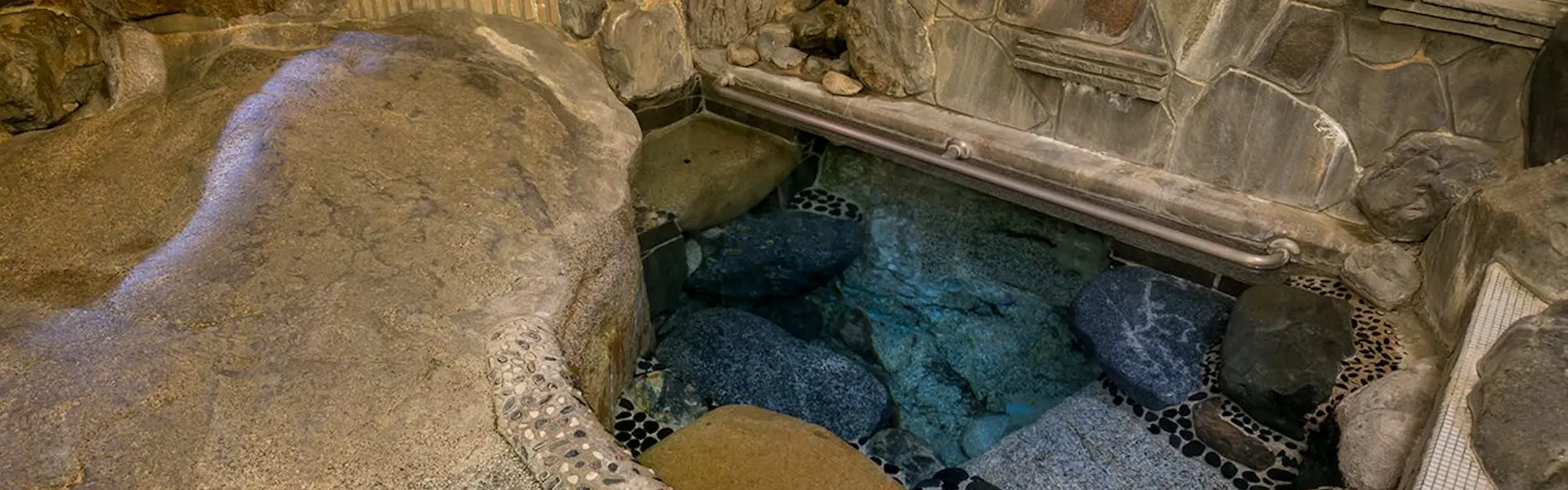 登録有形文化財の宿 名泉鍵湯 奥津荘