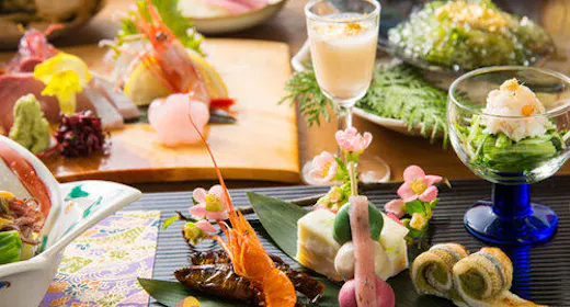 【定番ベストセラー】旬を味わう「月替り懐石」~魯山人ゆかりの宿で歴史と美食にふれる旅