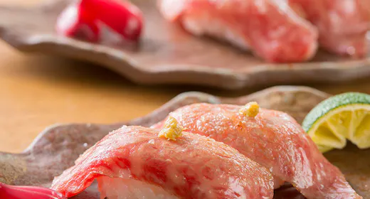 【お肉とお魚両方を楽しむ】「能登牛炙り寿司」と「旬の地魚」~ワンランク上の食材のハーモニー