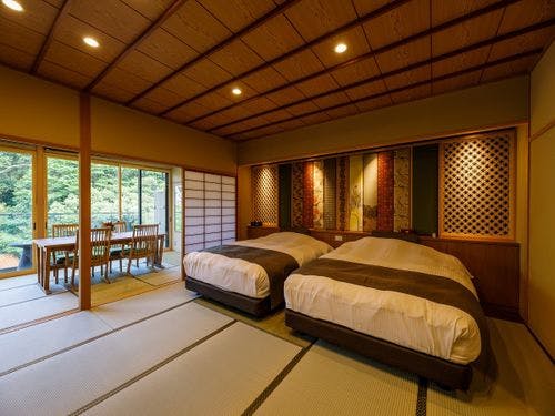 ひのき露天風呂付萌木色12.5畳+和ベッド