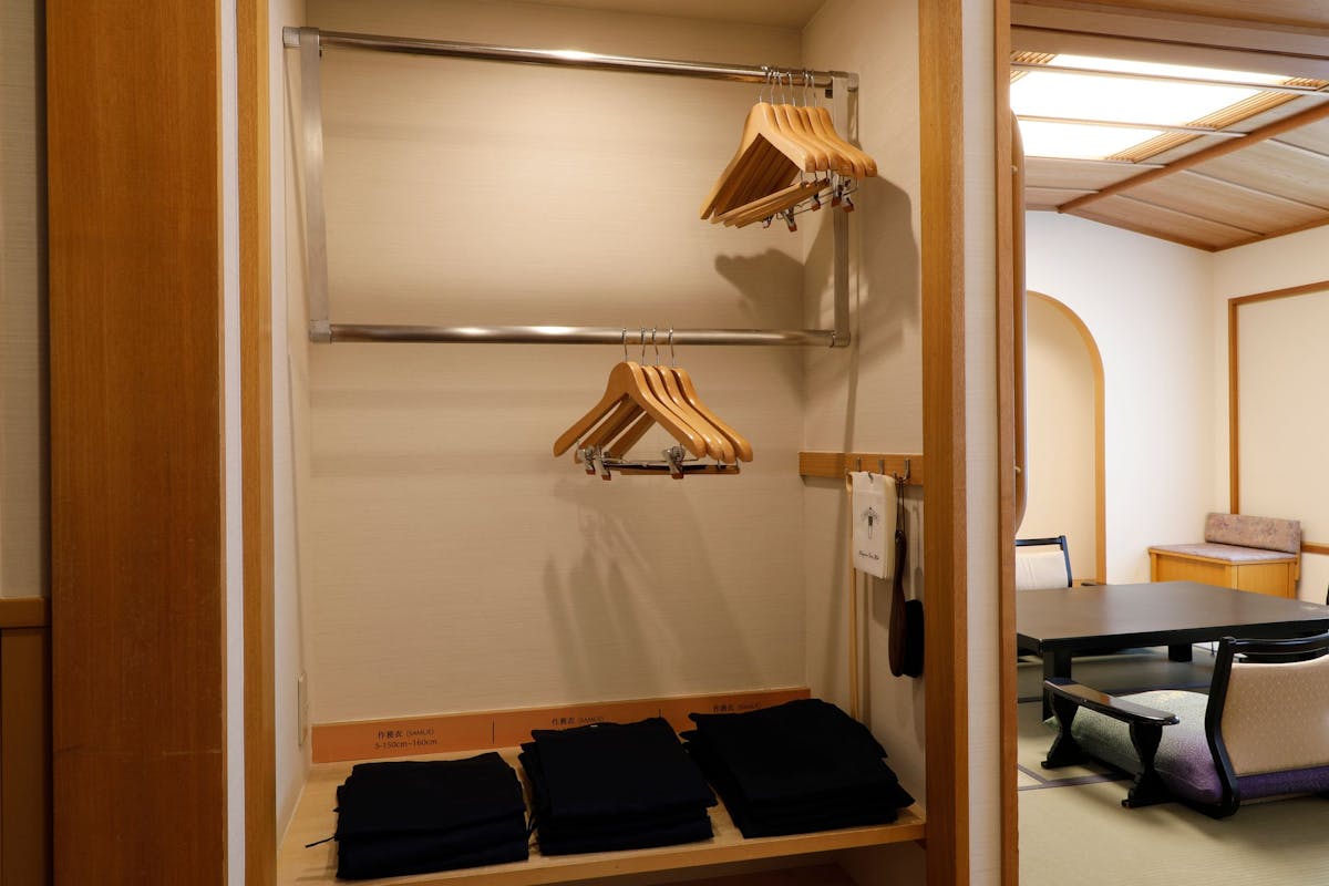 飛騨高山温泉【高山グリーンホテル】『天領閣』スタンダード和洋室バリアフリー(最大定員5名・55平米)の車椅子対応クローゼット