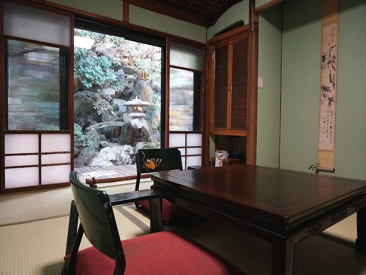 【本館　竹】純和風客室＋日本庭園を眺める内風呂付きのサムネイル画像