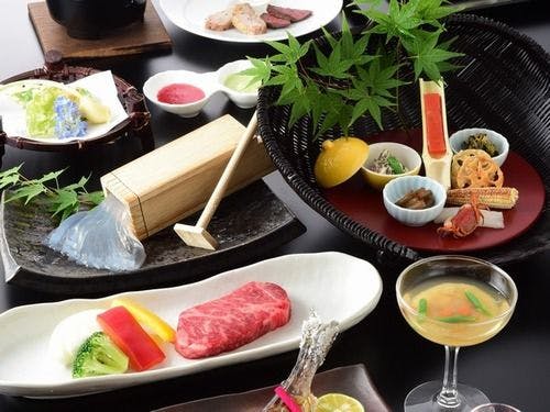 อาหารไคเซกิที่มีเนื้อวัว "อาวะกิว" แบรนด์ดังของโทคุชิมะและของป่าจากภูเขา