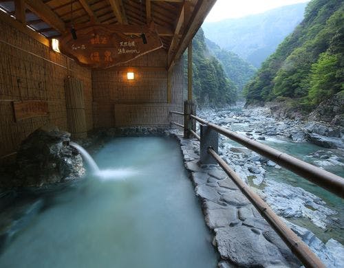 四国では珍しい源泉かけ流しの露天風呂