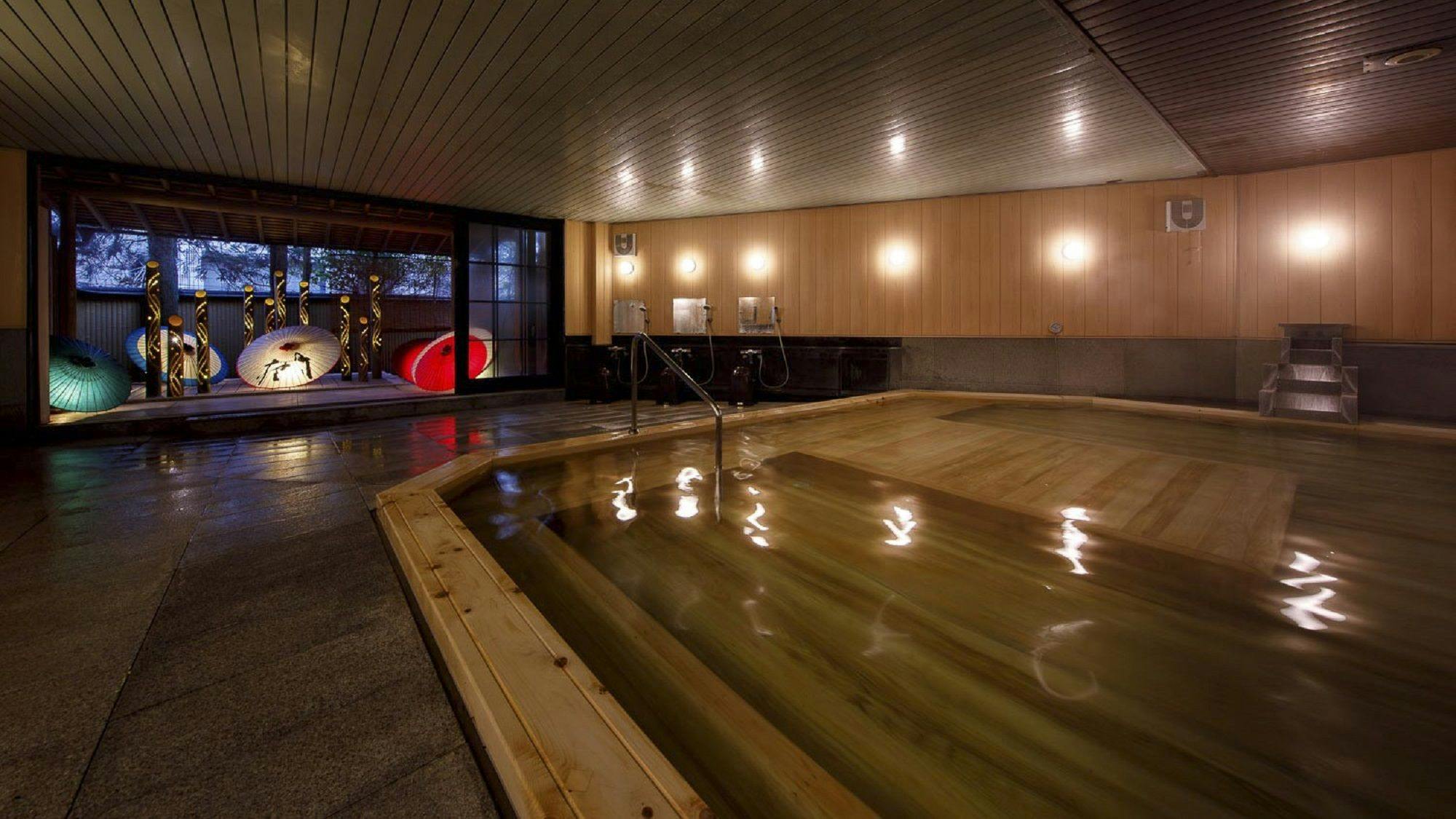 総高野槇造り　大浴場