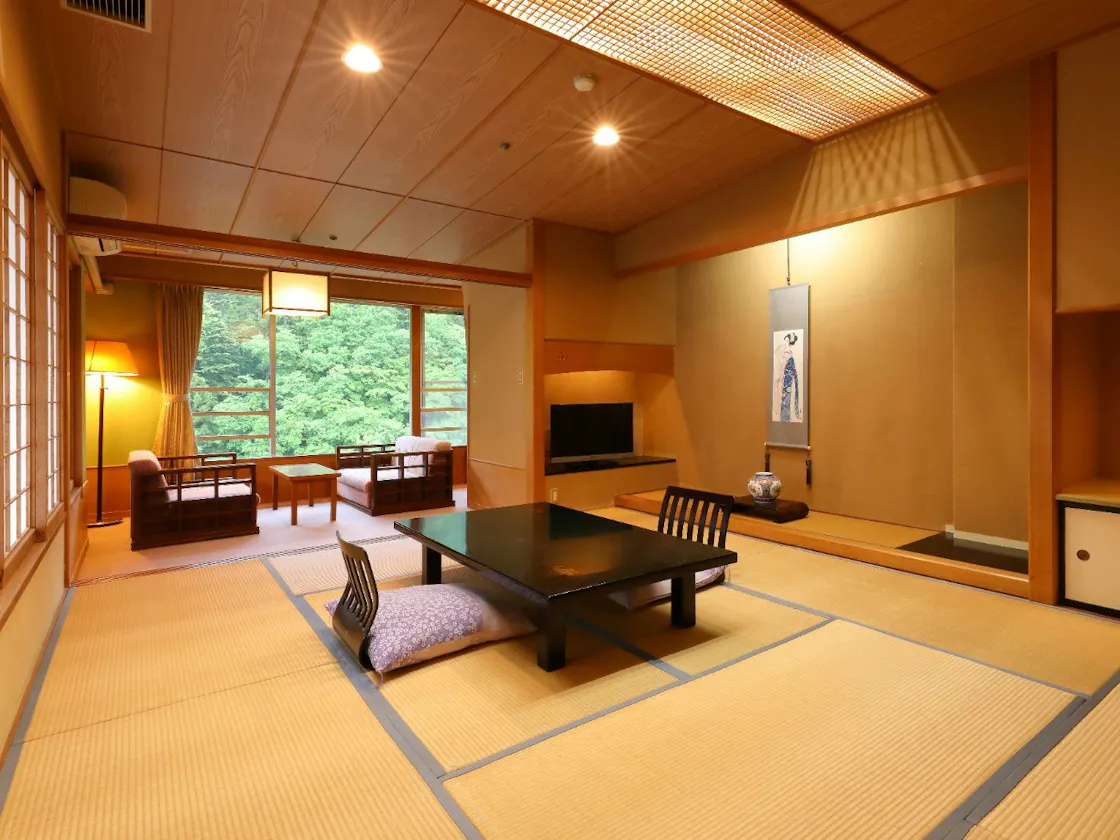 【和室10畳】鬼怒川を眼下に望む寛ぎの客室