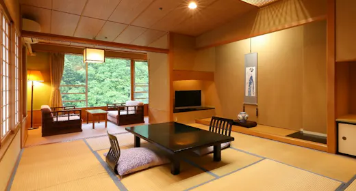 【和室10畳】鬼怒川を眼下に望む寛ぎの客室