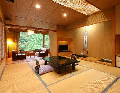 【和室10畳】鬼怒川を眼下に望む寛ぎの客室